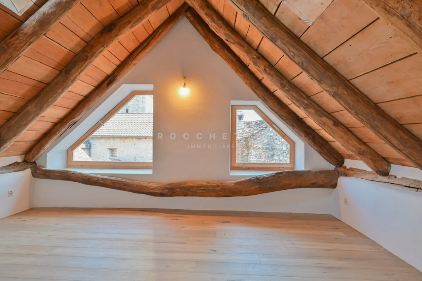 Maison caractéristique entièrement rénovée avec grand local hobby - Photo 11 sur 15