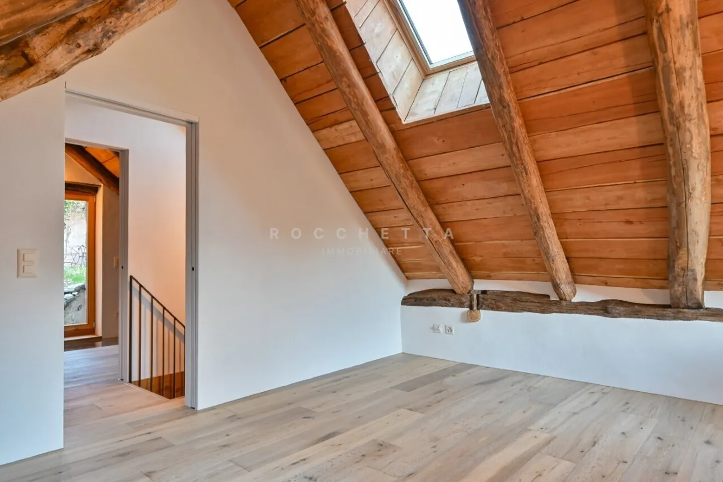 Maison caractéristique entièrement rénovée avec grand local hobby - Photo 12 sur 15