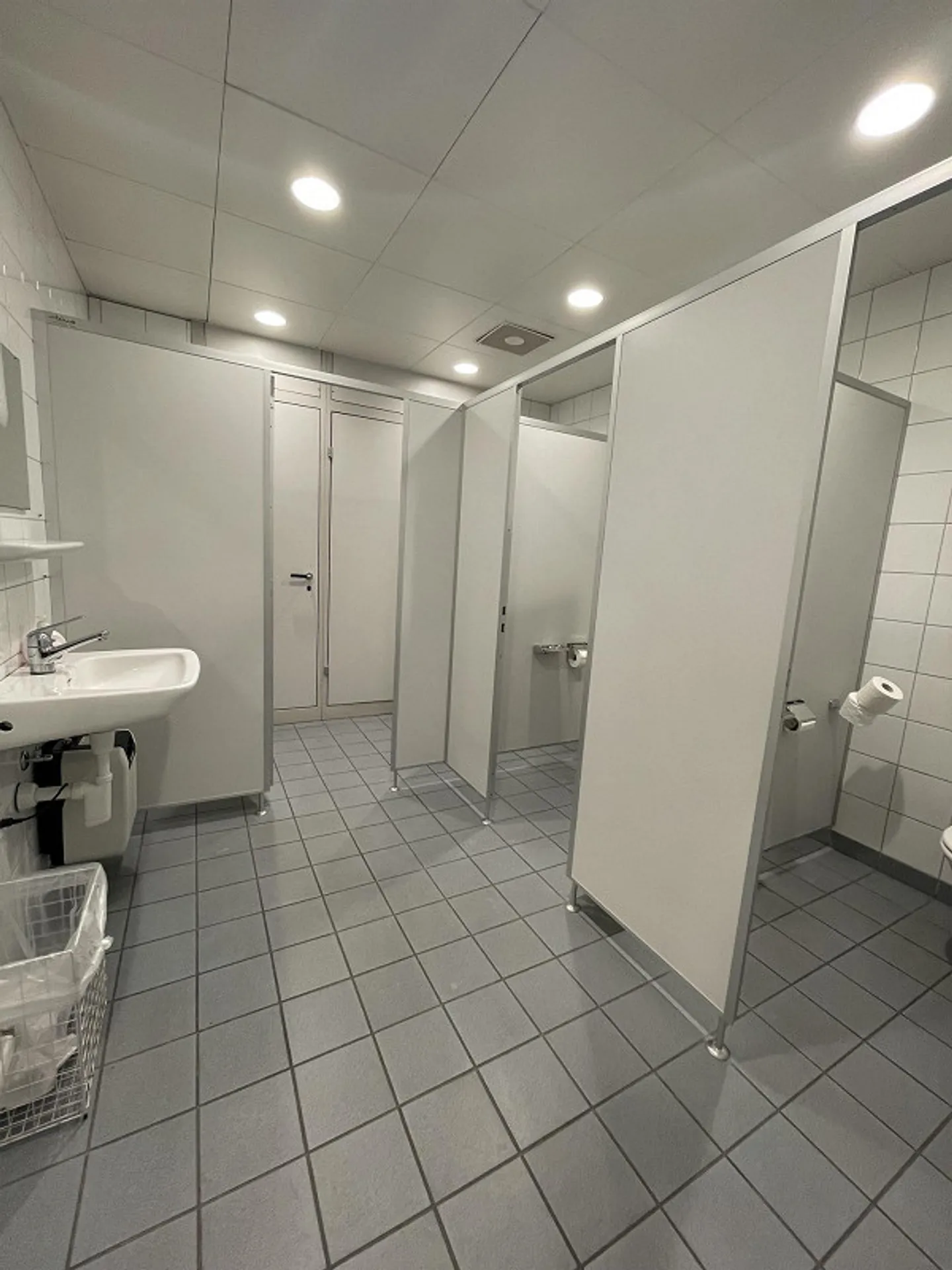 Office and storage spaces in a central location in St. Gallen - Photo 8 of 11