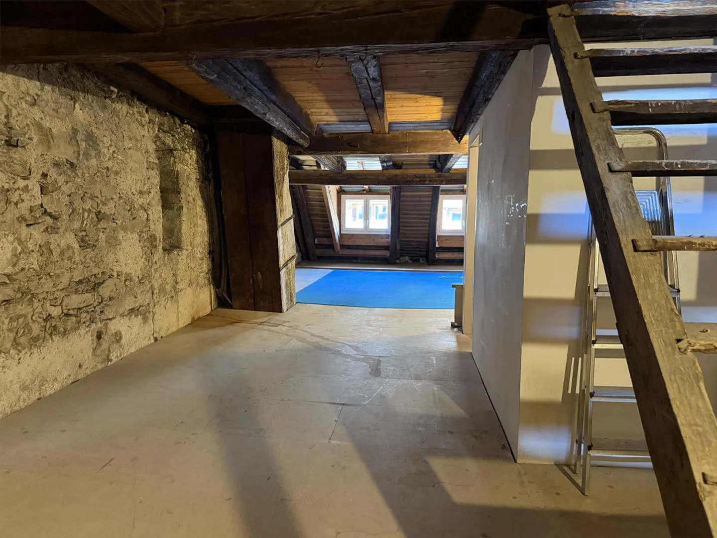 Historisches Duplex mit modernem Komfort - Foto 10 von 16