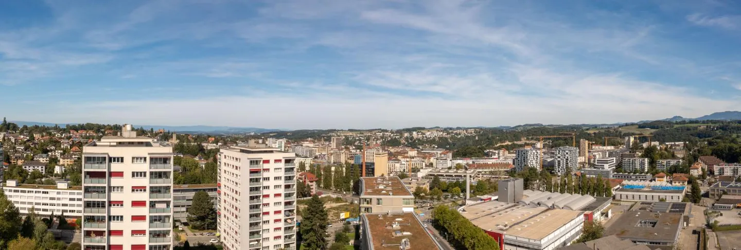 Wunderschöne 3,5-Zimmer-Wohnung mit Panoramablick - Freiburg - Foto 2 von 7