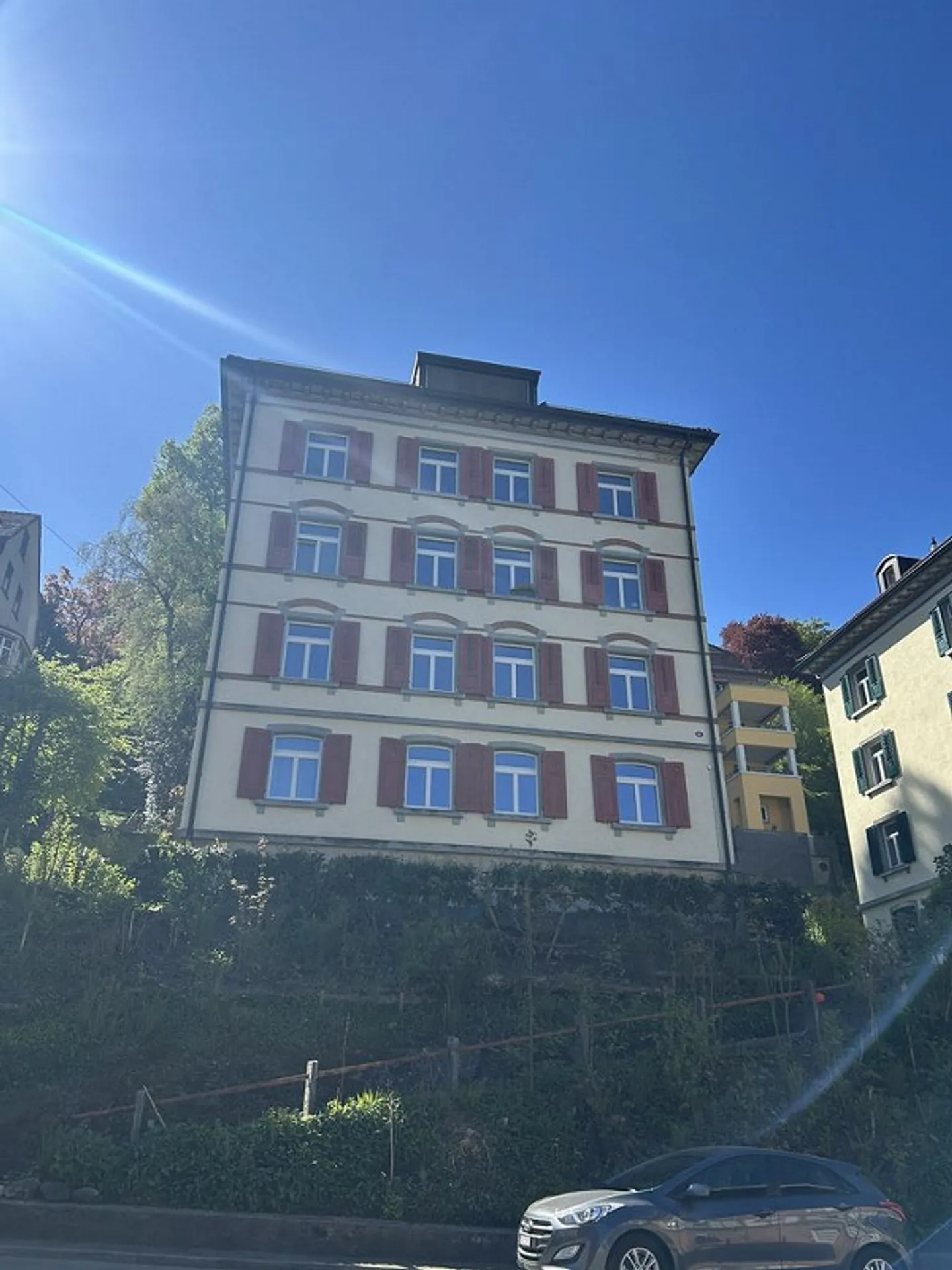 Appartamento mansardato ristrutturato di 2,5 locali nella città di San Gallo - Foto 1 di 8