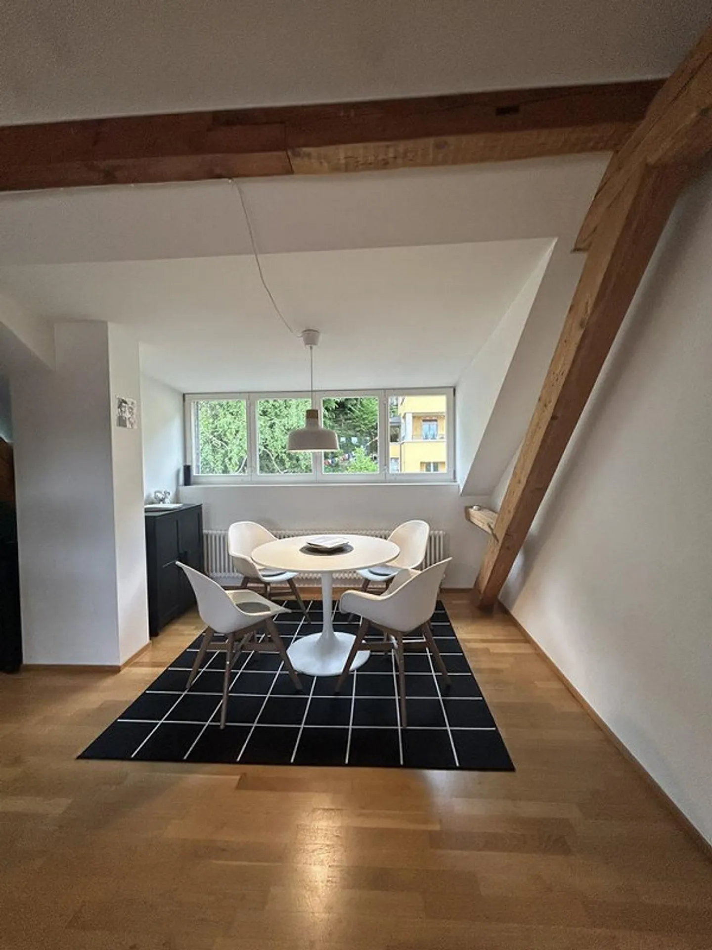 Appartamento mansardato ristrutturato di 2,5 locali nella città di San Gallo - Foto 2 di 8