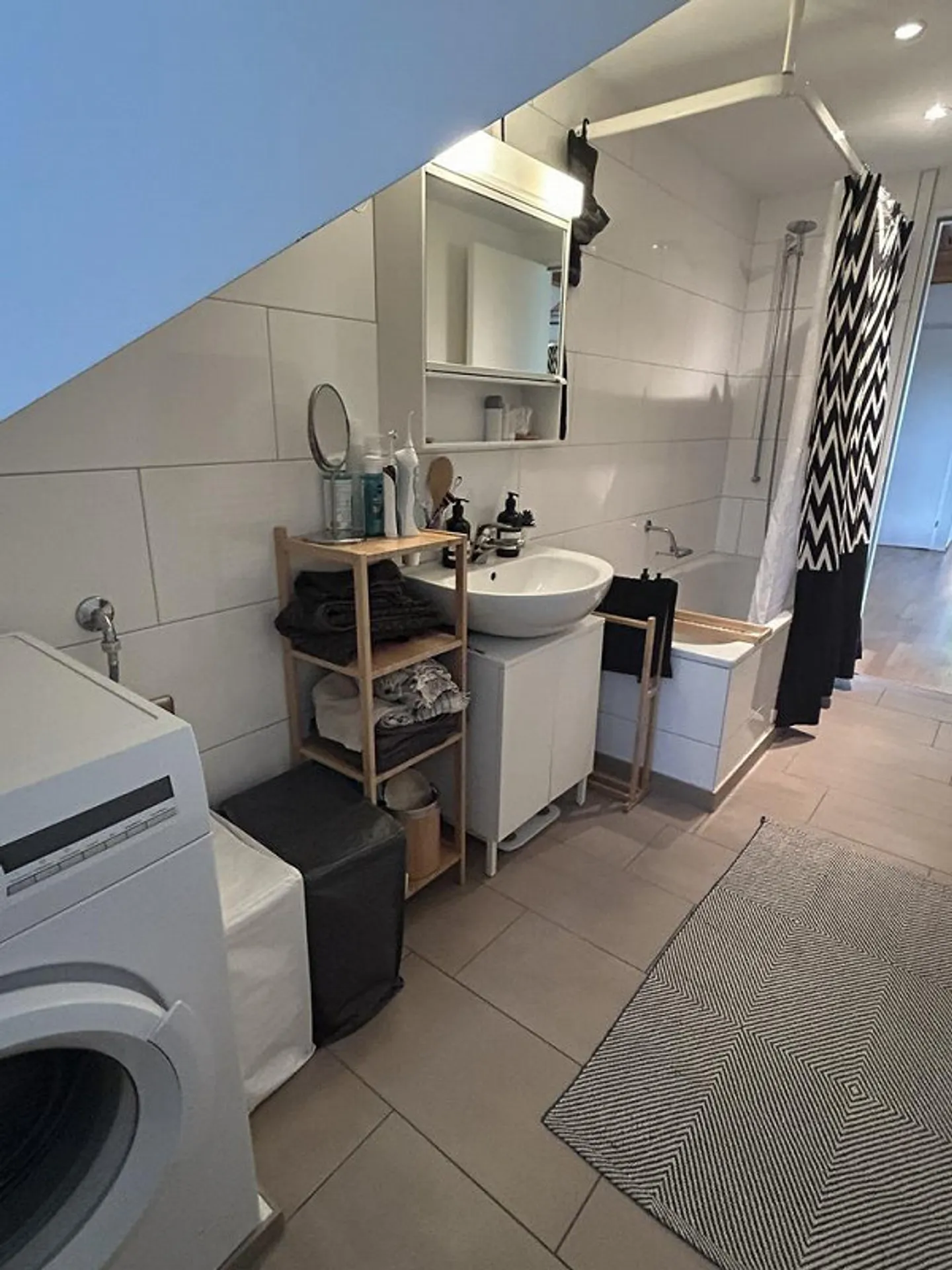 Appartamento mansardato ristrutturato di 2,5 locali nella città di San Gallo - Foto 5 di 8