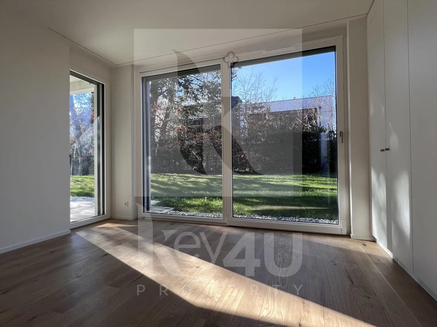 Magnificent 5-room basement apartment with garden - Photo 2 of 13