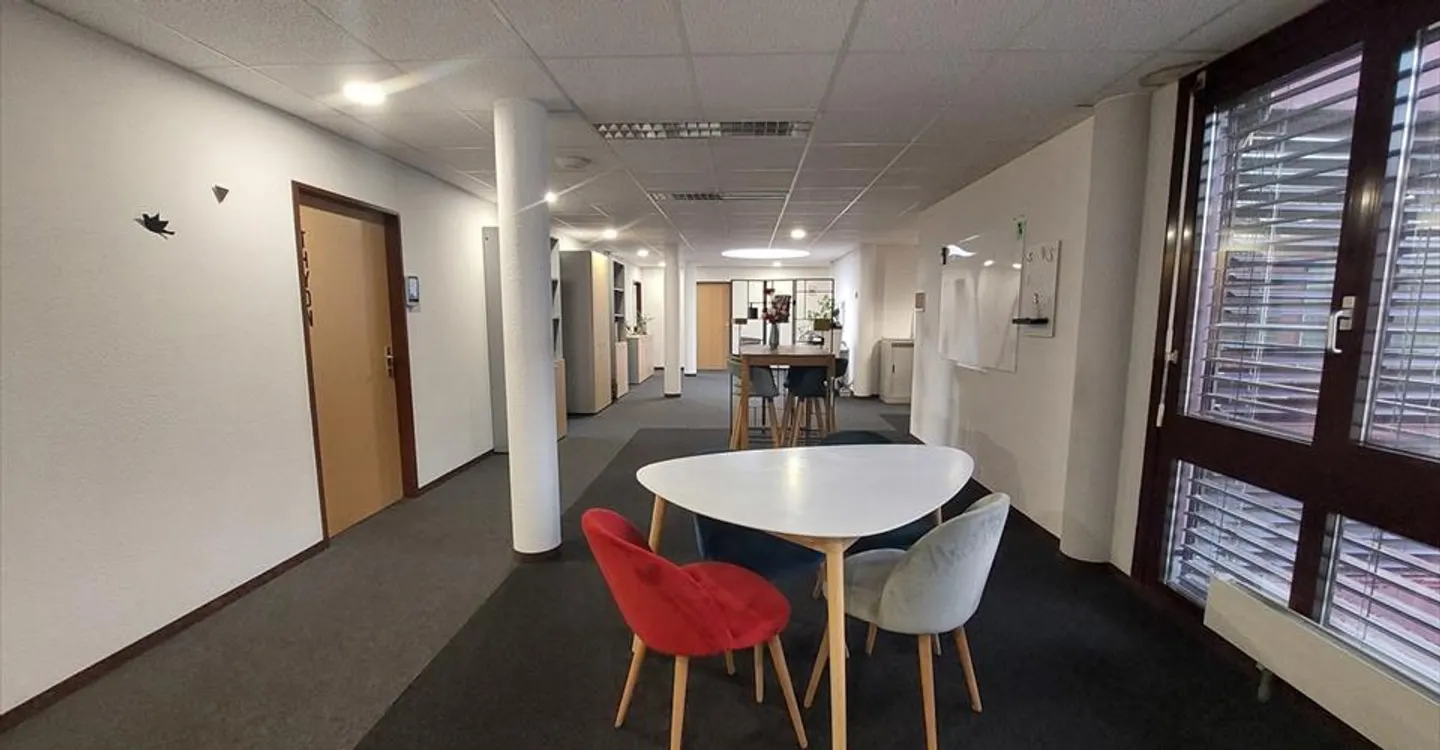 Spacious Commercial Space - Photo 2 of 9