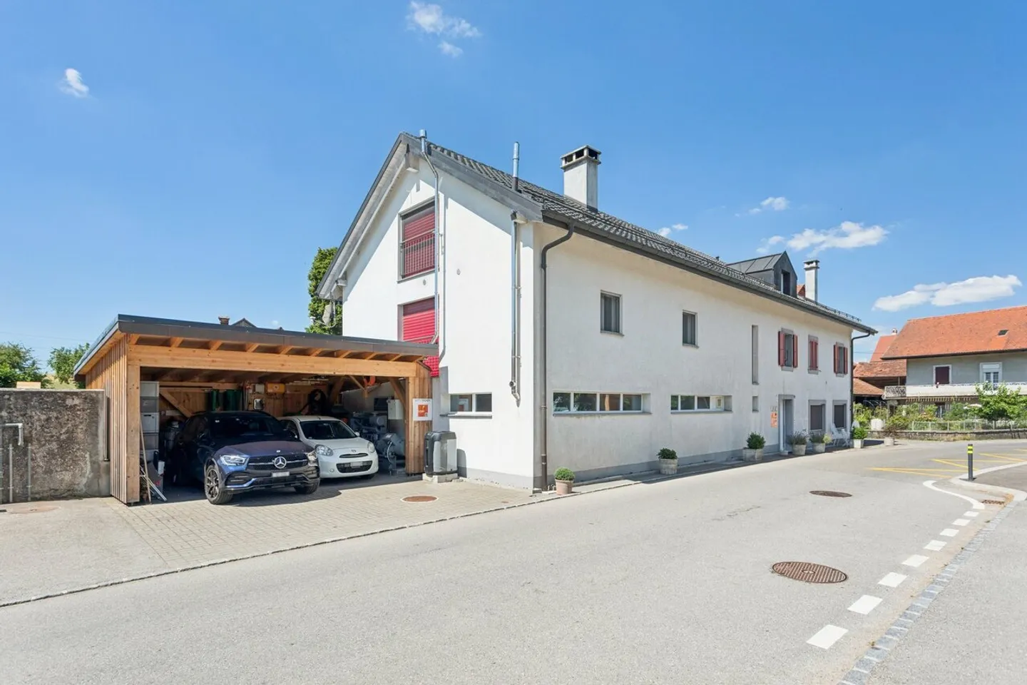 Schönes Objekt mit 3 Einheiten und privatem Wellnessbereich - Foto 1 von 13