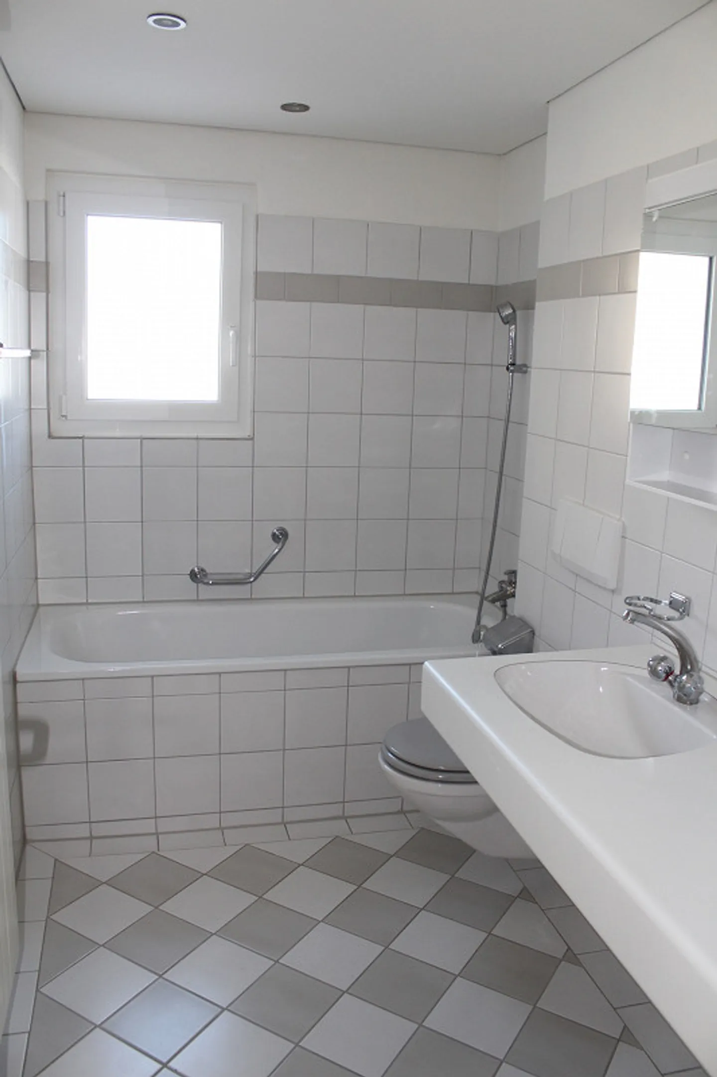 Helle 4-Zimmer Wohnung - Foto 5 von 5