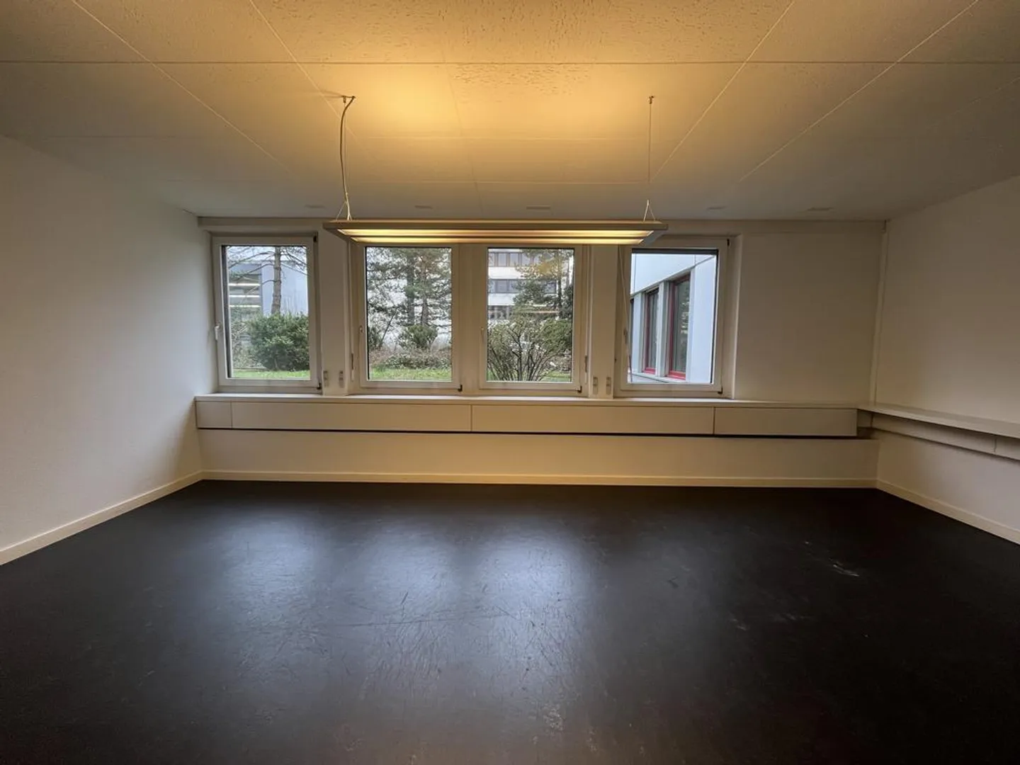 Bureau lumineux à louer près de la SBB - Photo 2 sur 3