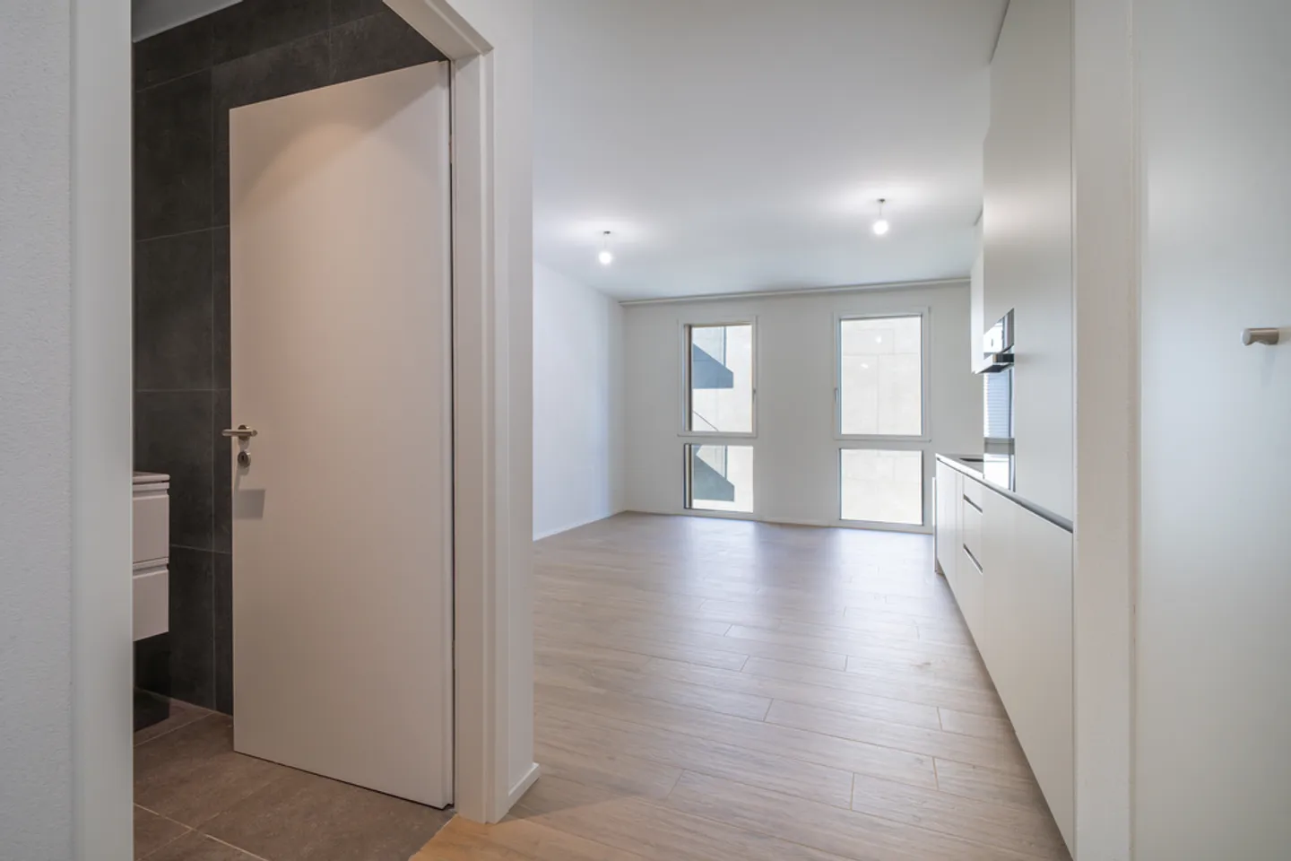 Appartement Moderne dans un Endroit Calme - Photo 6 sur 7