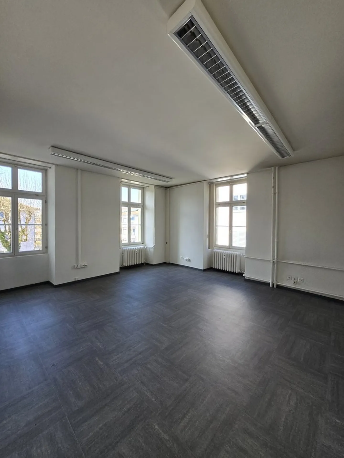 3-Month Rent-Free Period - Versatile Office/Practice Space - Photo 2 of 8