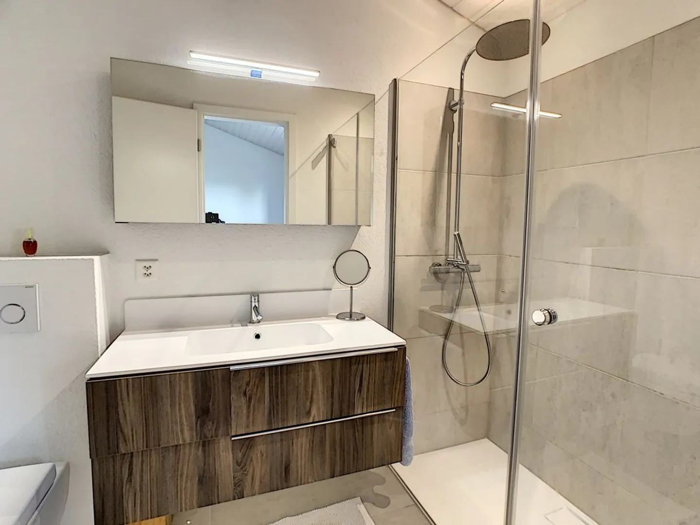 Charmant appartement de 3.5 pièces avec vue sur le lac - Photo 6 sur 7