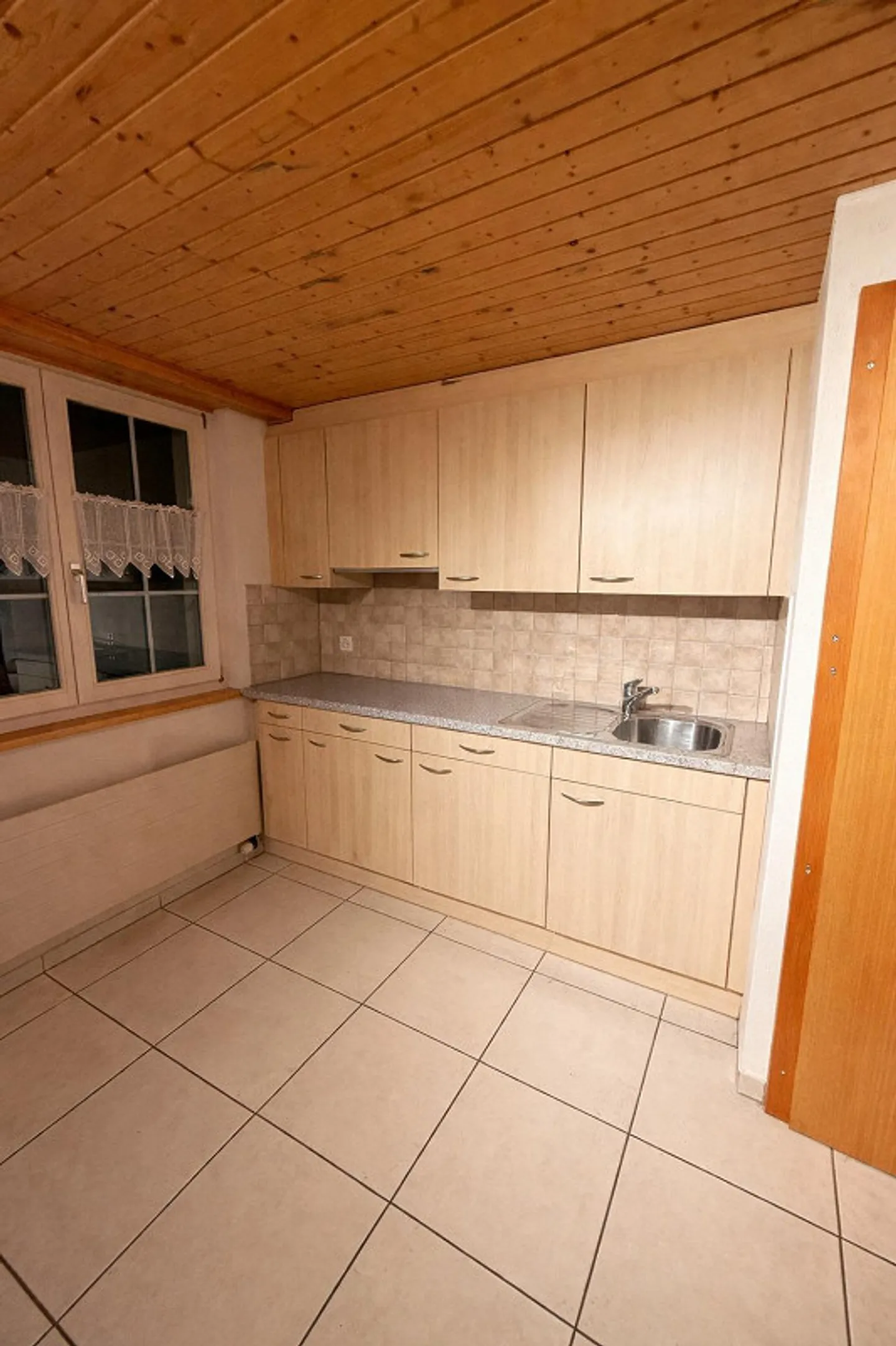 Appartement sous les combles de 2,5 pièces - Photo 1 sur 8