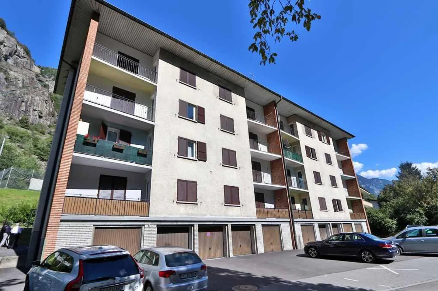 Appartamenti di 3 1/2 locali ristrutturati con garage - Foto 2 di 19