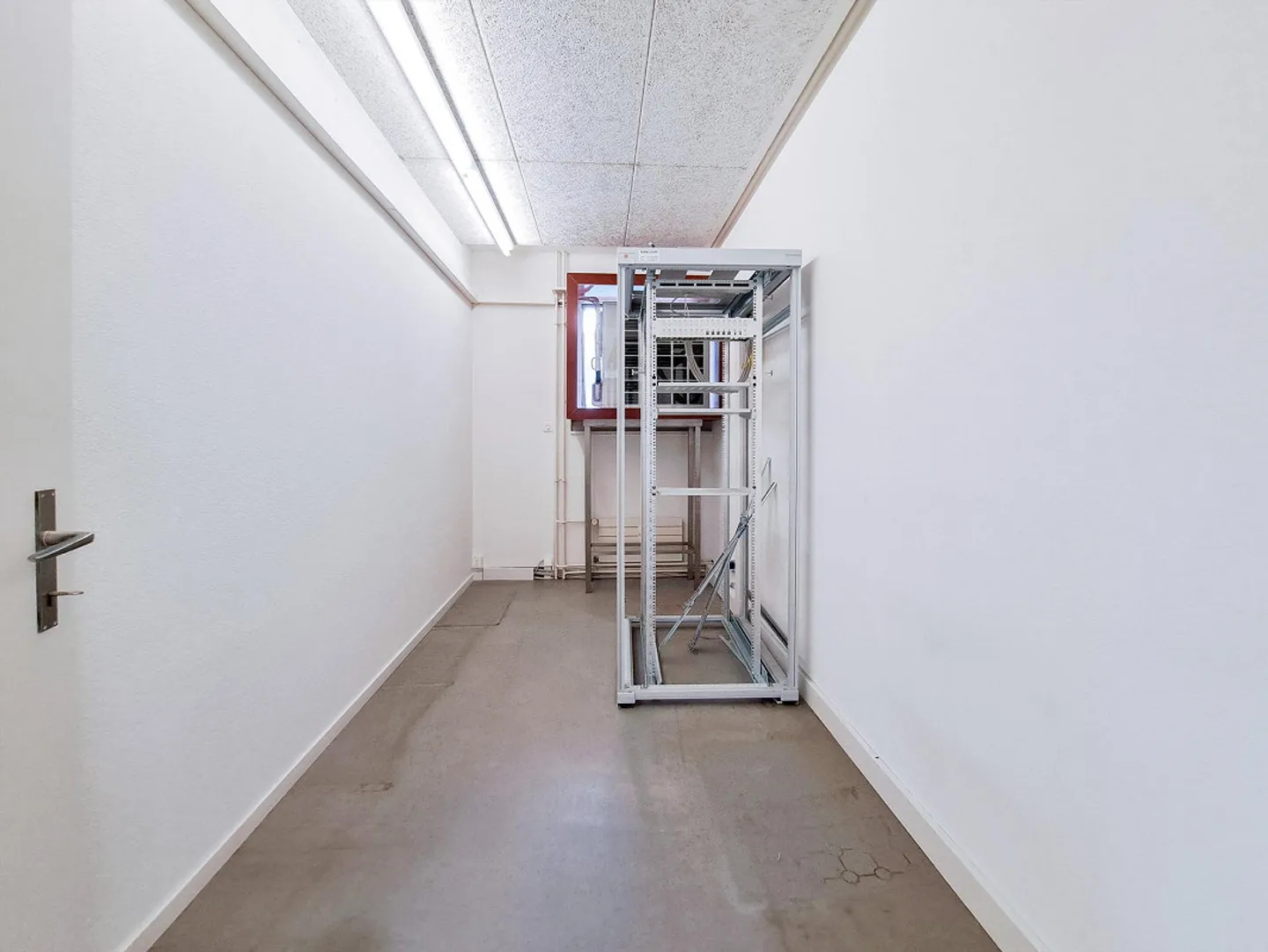 Spacious Office Space 200m2 - Photo 10 of 11