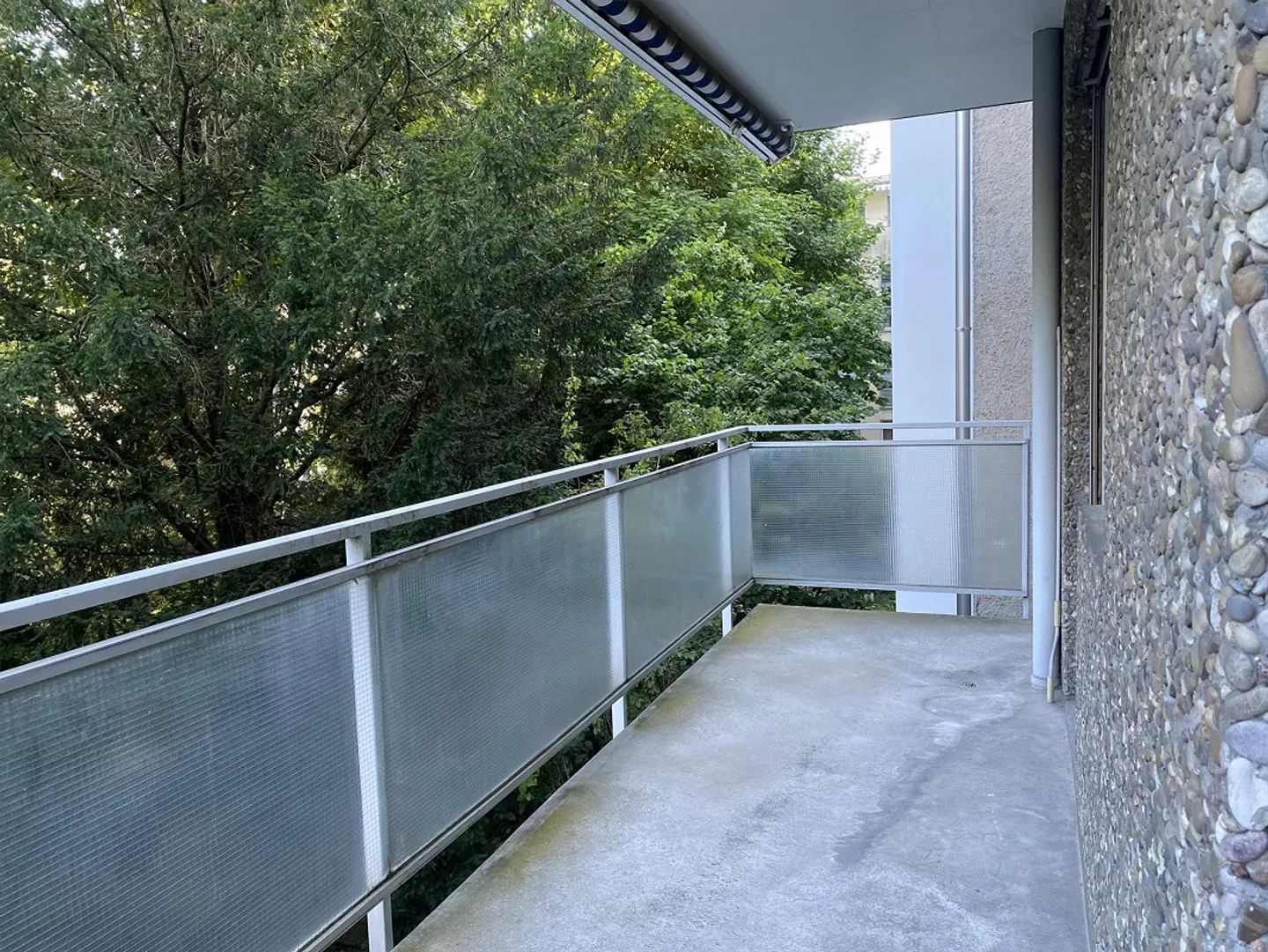 Nel quartiere di Schützenmatt, ampio appartamento di 4 stanze - Foto 3 di 9