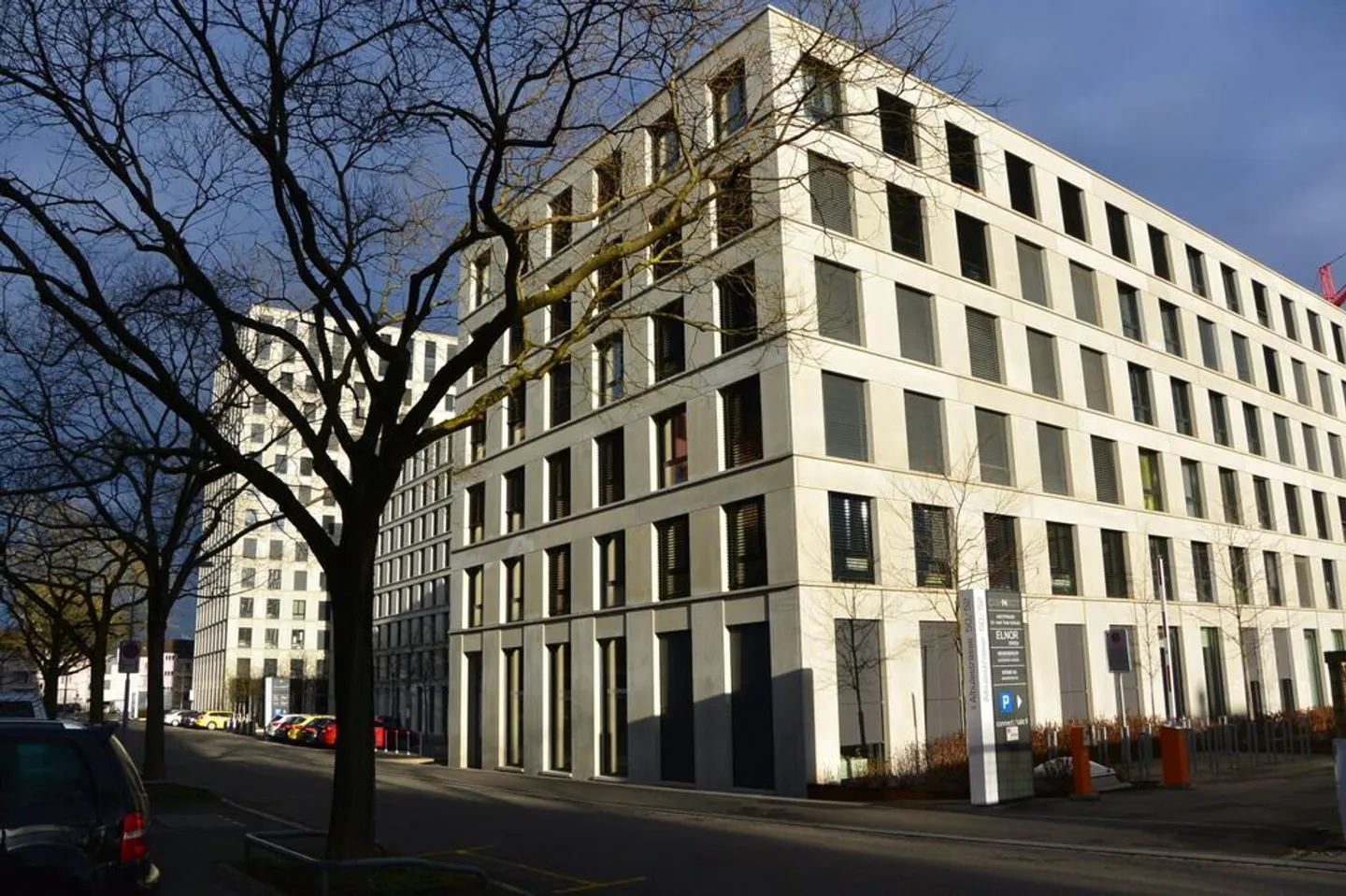 Appartement spacieux de 2,5 pièces dans un emplacement central - Photo 2 sur 9