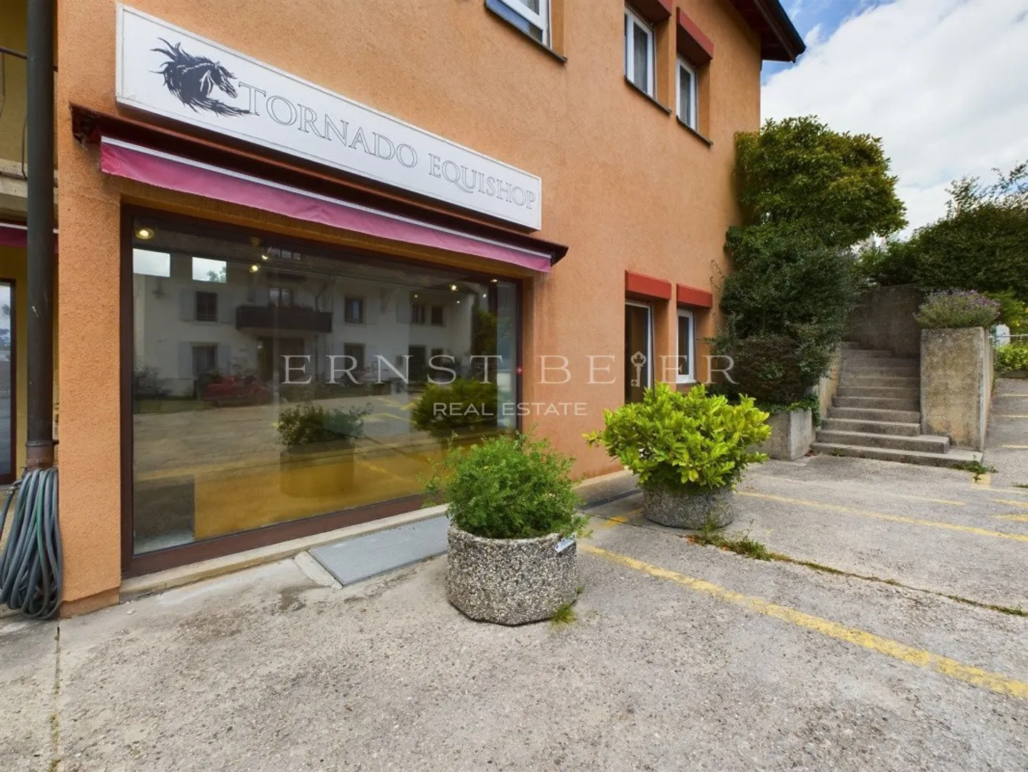 Arcade commerciale avec vitrines - Photo 11 sur 13