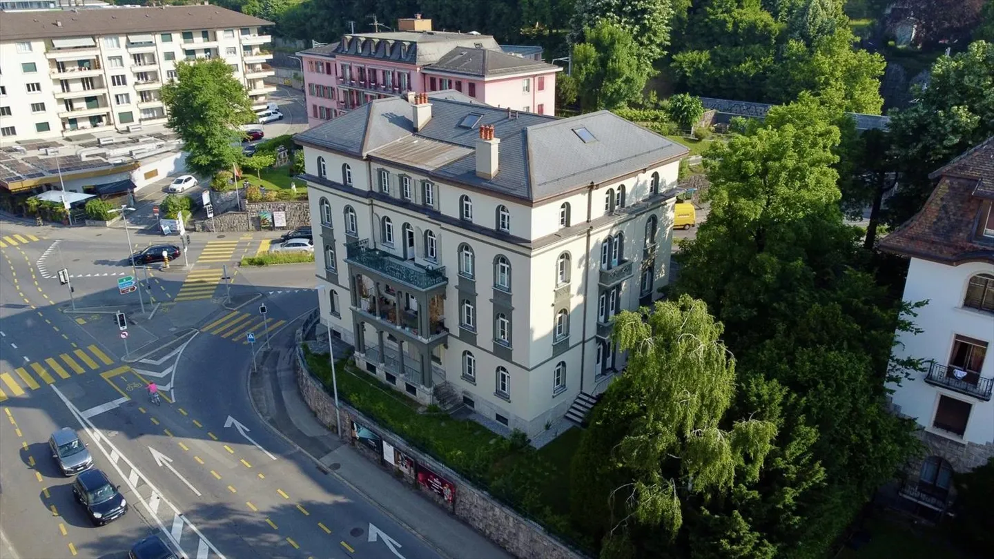 Helles, geräumiger Balkon und hohe Decken - Foto 3 von 8
