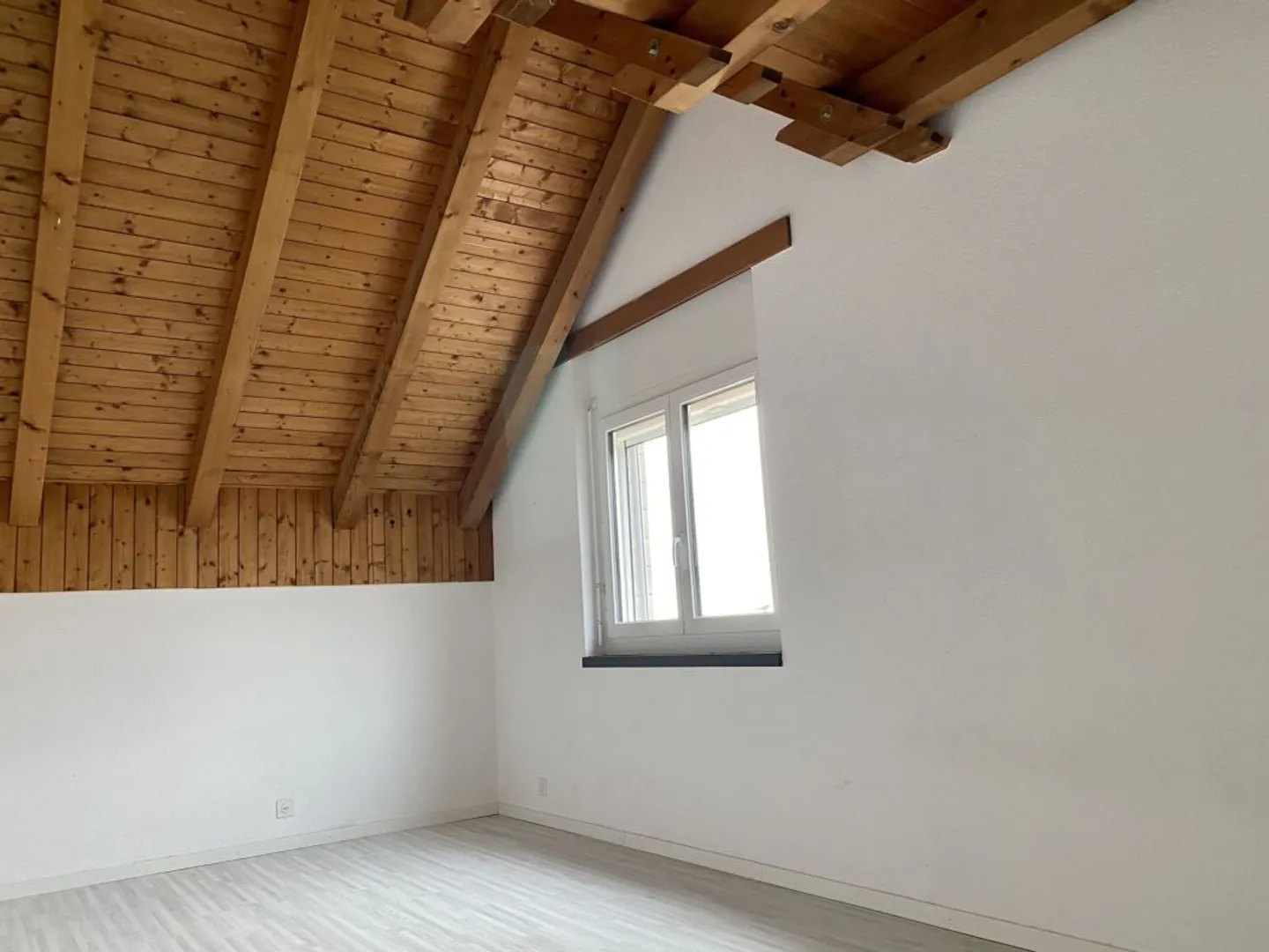 Charming villa with breathtaking views - Photo 10 of 12