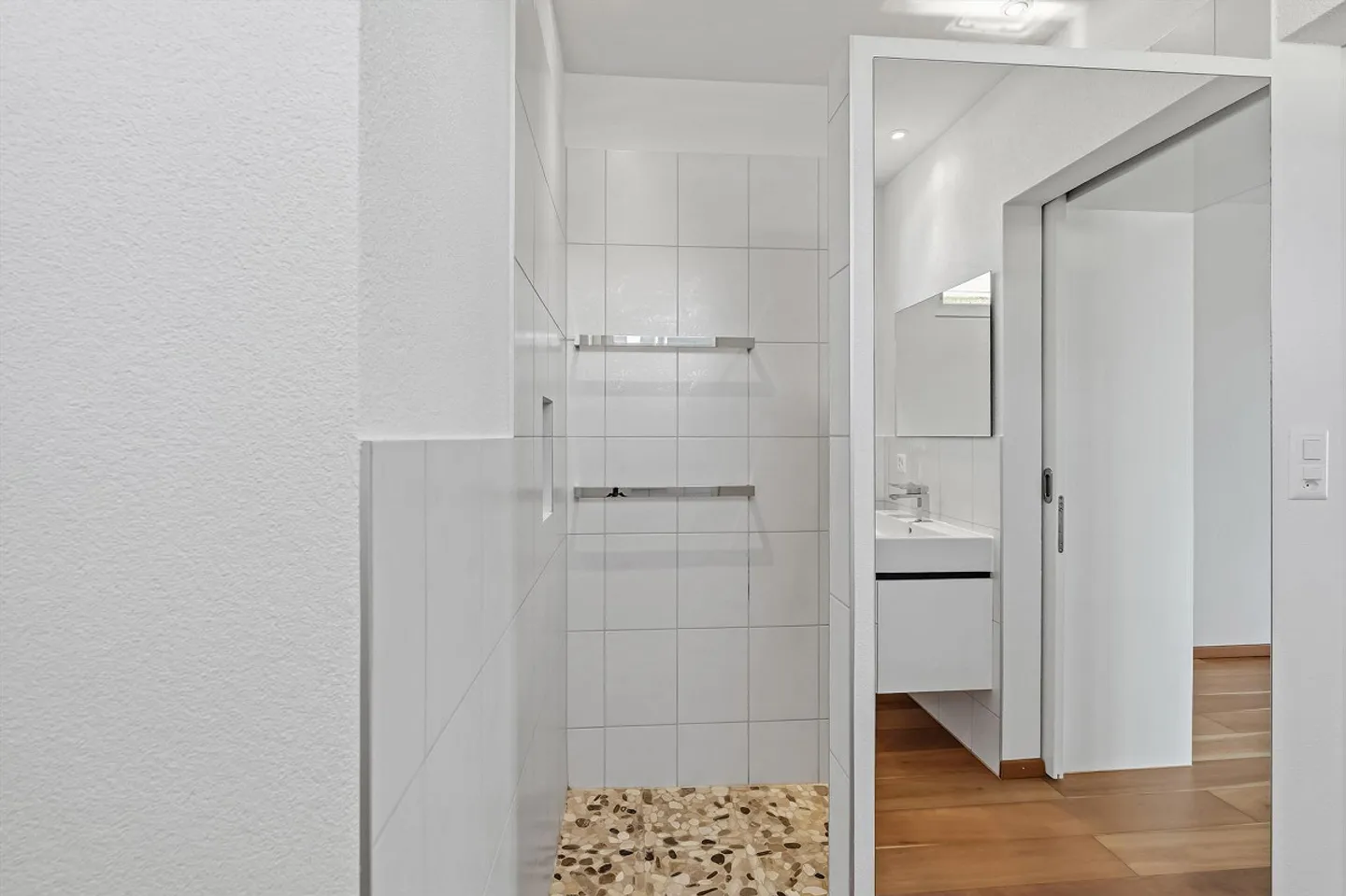 Geräumige Wohnung mit grossem Balkon - Foto 11 von 19