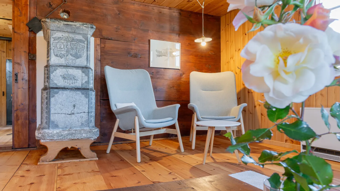 4-room apartment in historic Valais house in Unterbäch - Photo 2 of 13