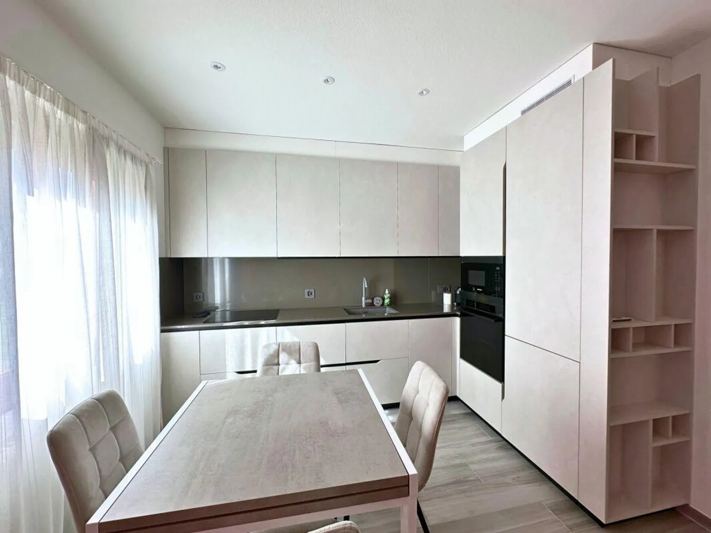 Helles 2,5-Zimmer-Apartment, renoviert, in zentraler Lage in Mendrisio - Foto 3 von 10