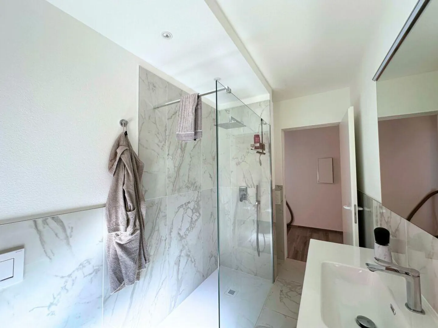 Helles 2,5-Zimmer-Apartment, renoviert, in zentraler Lage in Mendrisio - Foto 8 von 10
