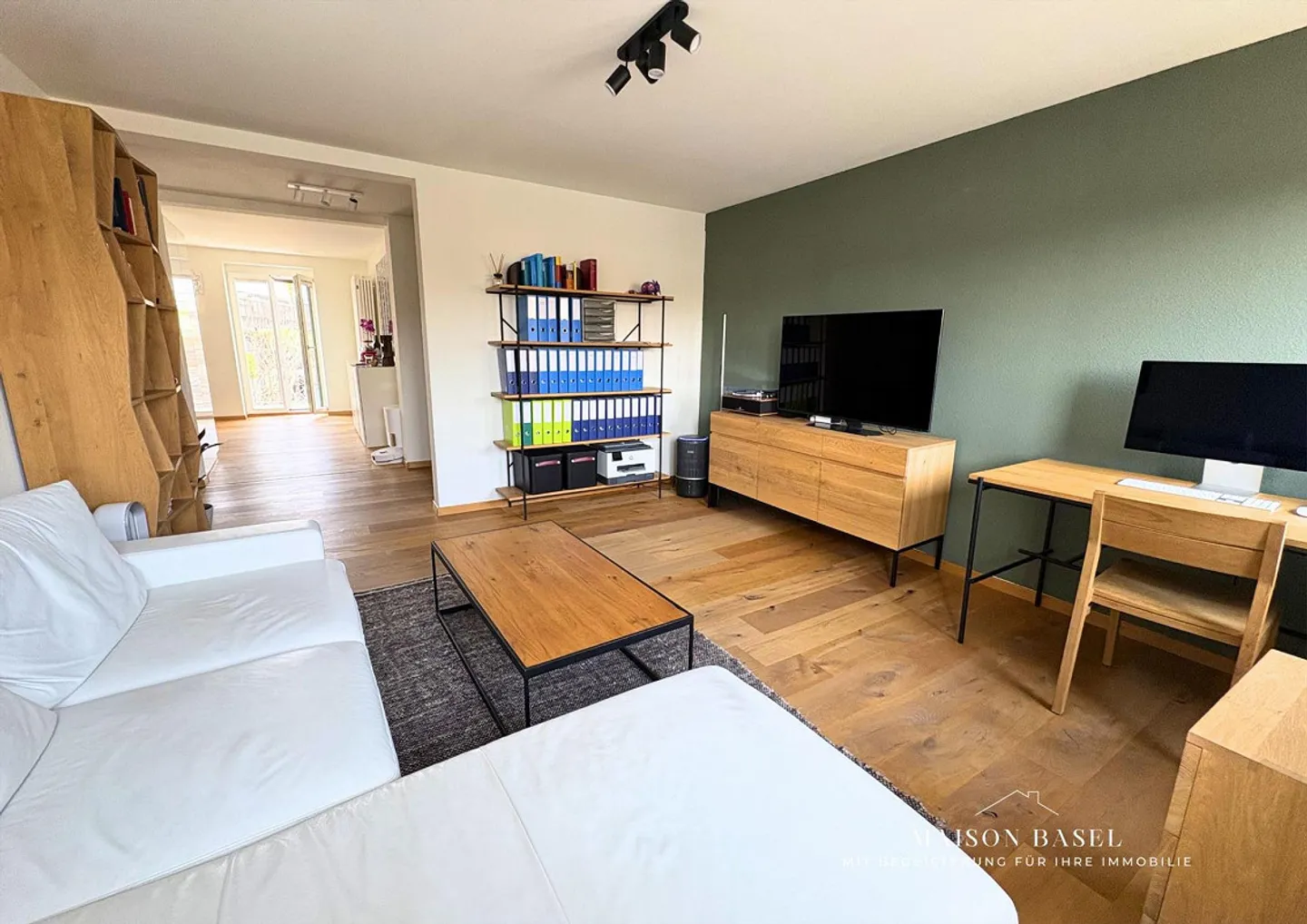 Appartement ancien entièrement rénové de 2,5 pièces avec balcon à 4051 Bâle - Photo 3 sur 7