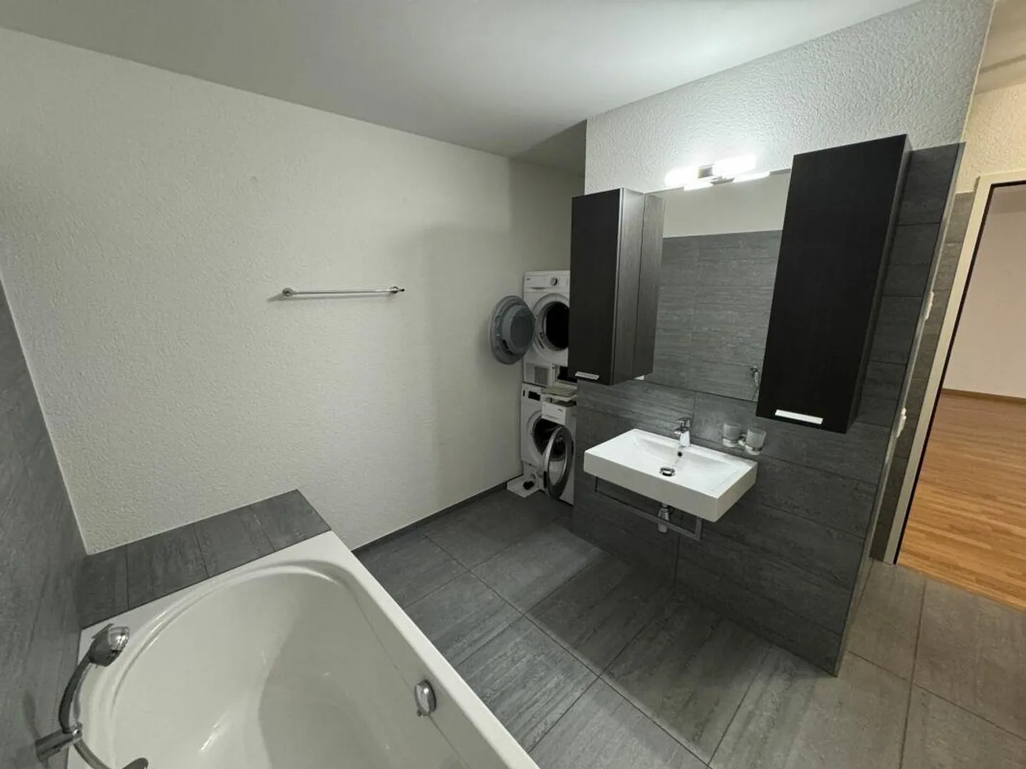 Appartamento luminoso di 2,5 stanze con terrazza di 20m2 - Foto 7 di 15