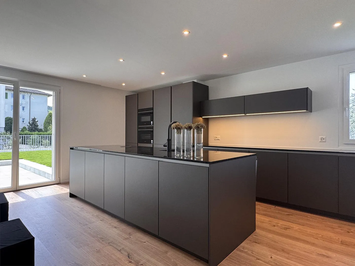 Exclusive 6-room garden apartment with 200 m² of living space – in a new building! - Photo 6 of 13