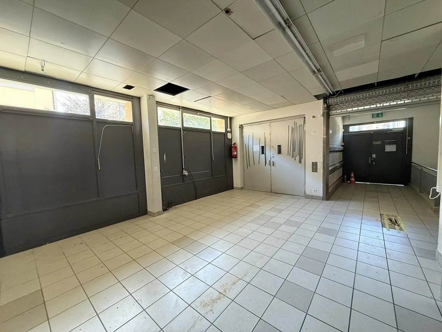 Spacious and flexibly designed commercial space on the ground floor - Photo 9 of 9