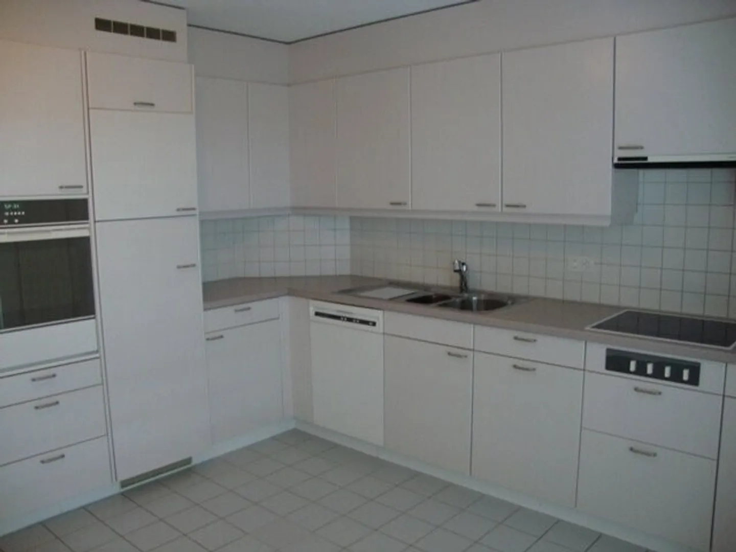 Grosszügige 4.5 Zimmerwohnung mit Gartensitzplatz - Foto 6 von 11