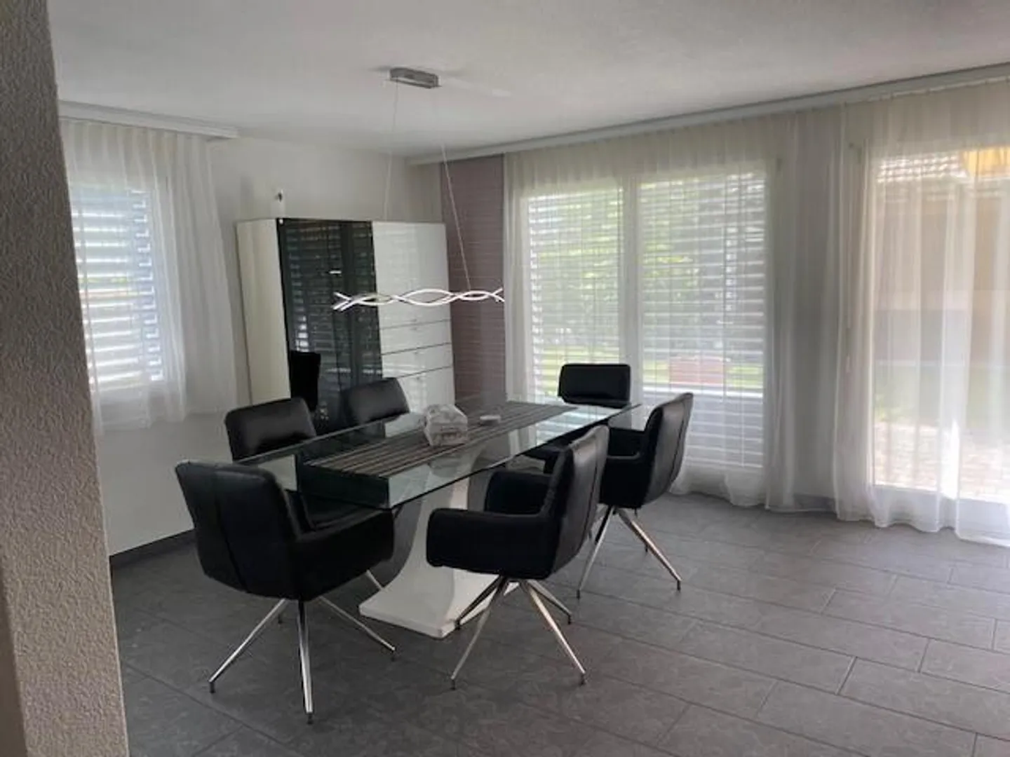 Casa unifamiliare in un quartiere adatto alle famiglie - Foto 3 di 7