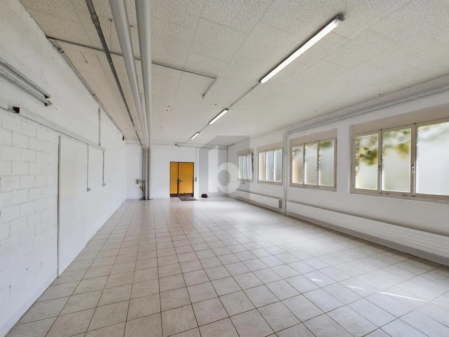 SPACIEUX ET POLYVALENT - Photo 1 sur 6