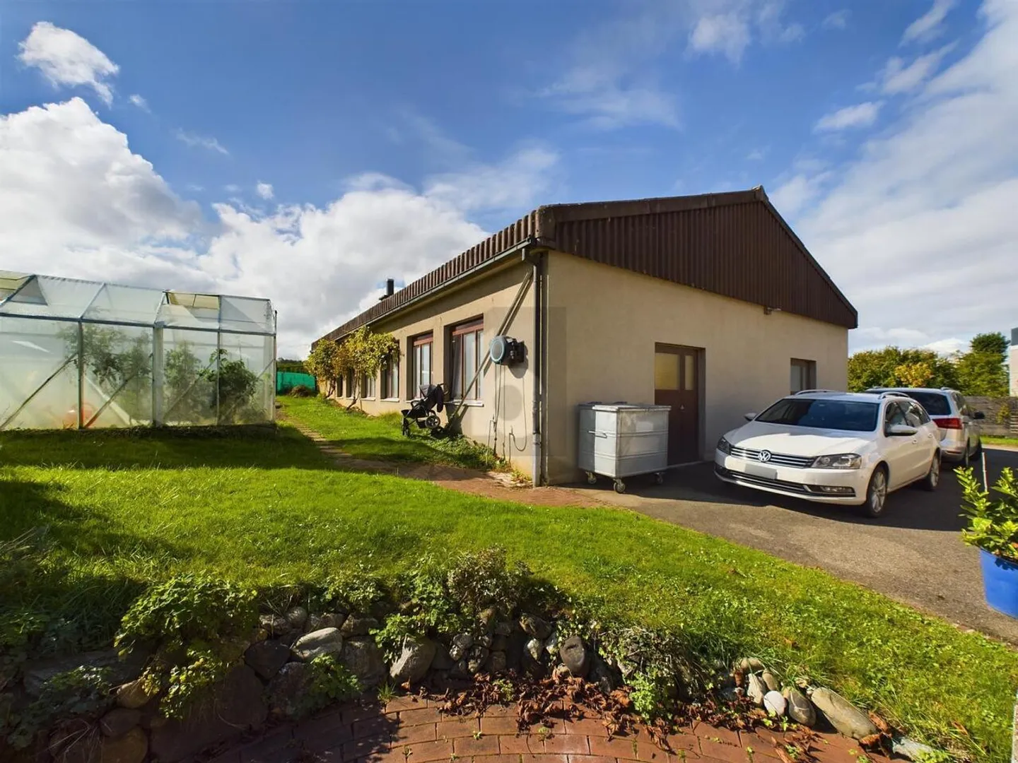 SPACIEUX ET POLYVALENT - Photo 2 sur 6