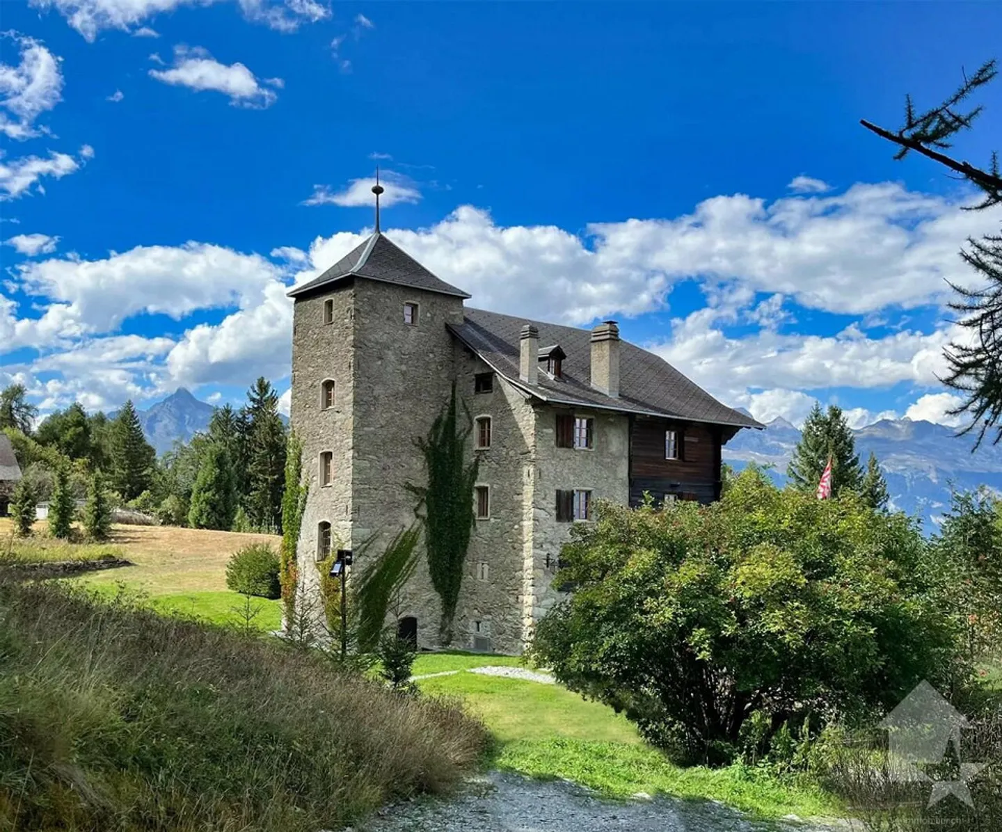 Exceptional and exclusive estate fully renovated - Photo 1 of 22