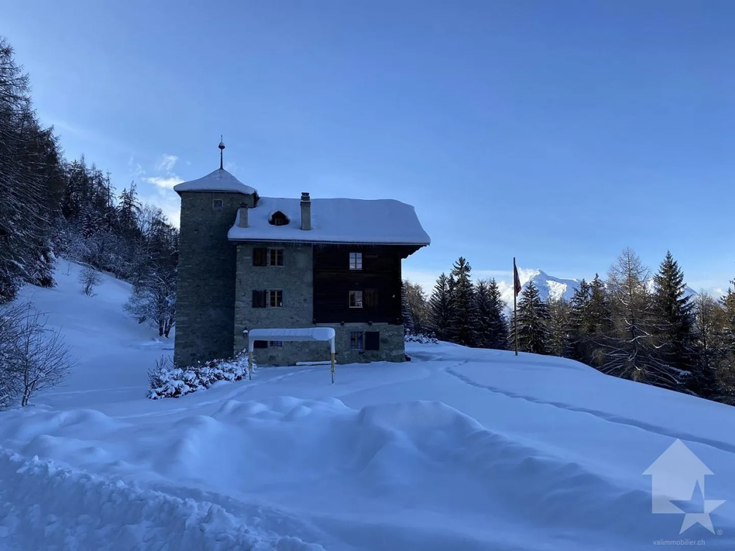 Exceptional and exclusive estate fully renovated - Photo 4 of 22