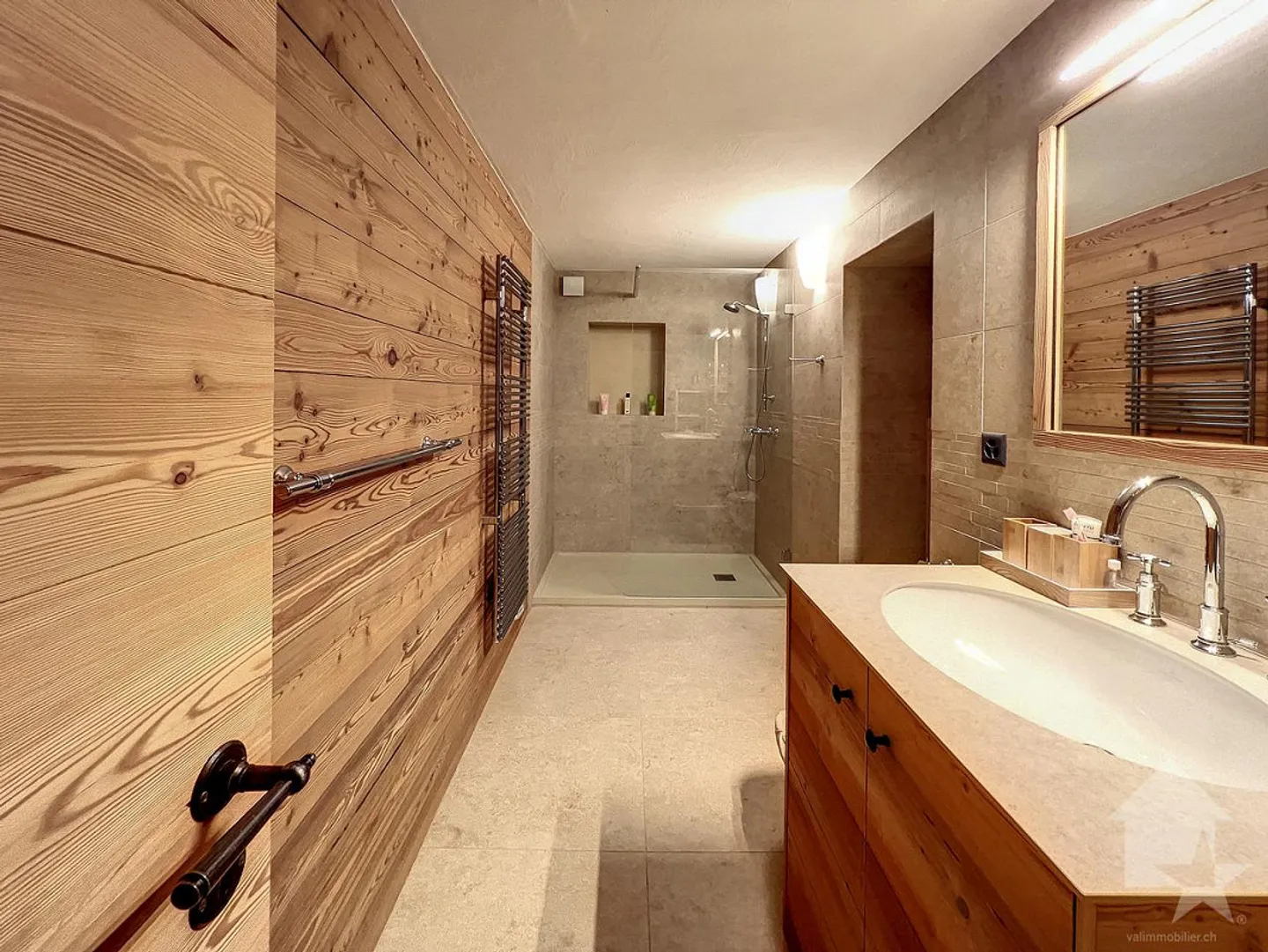 Exceptional and exclusive estate fully renovated - Photo 10 of 22