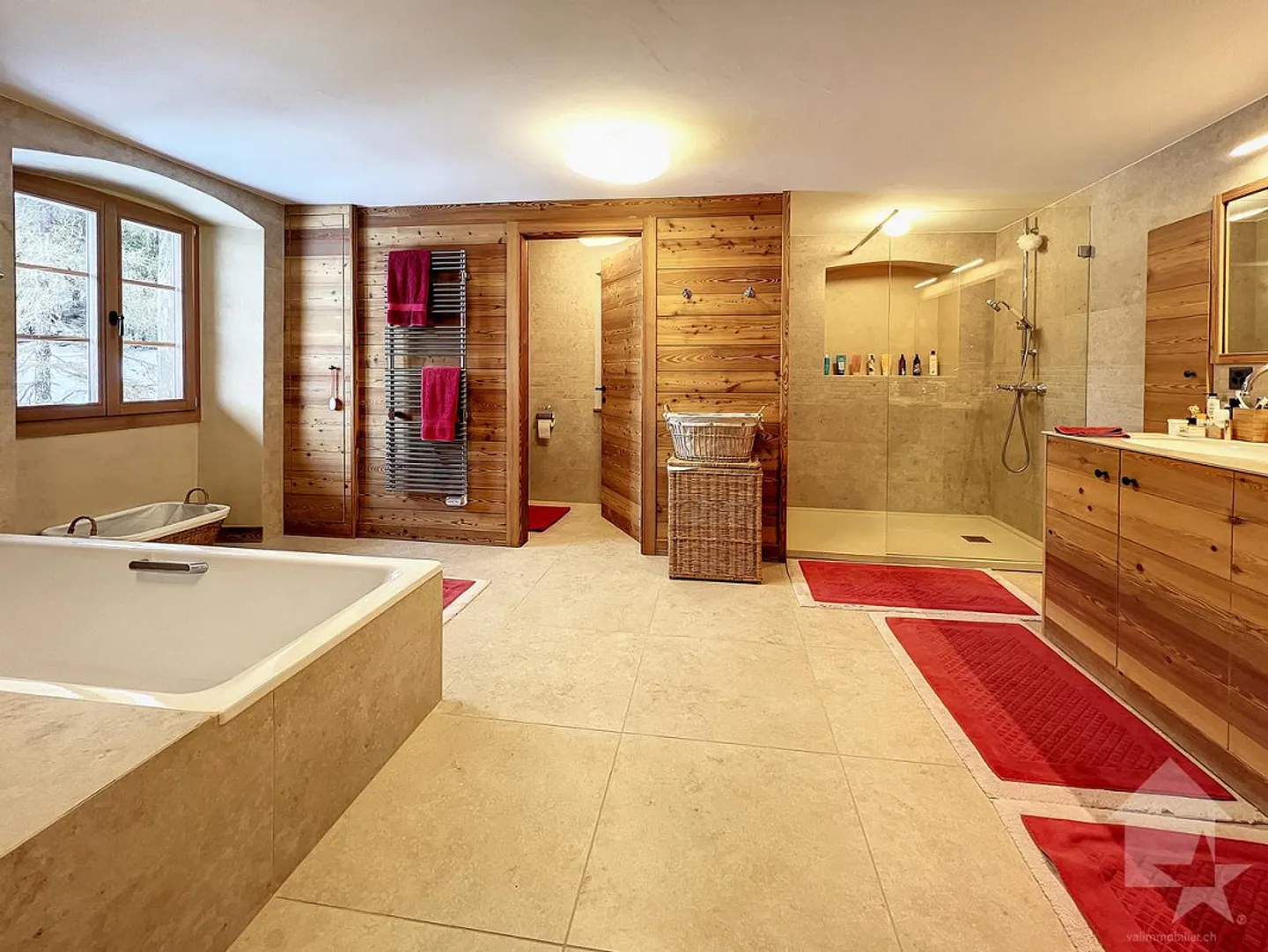 Exceptional and exclusive estate fully renovated - Photo 13 of 22