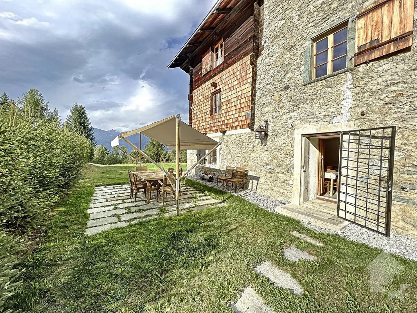 Exceptional and exclusive estate fully renovated - Photo 17 of 22