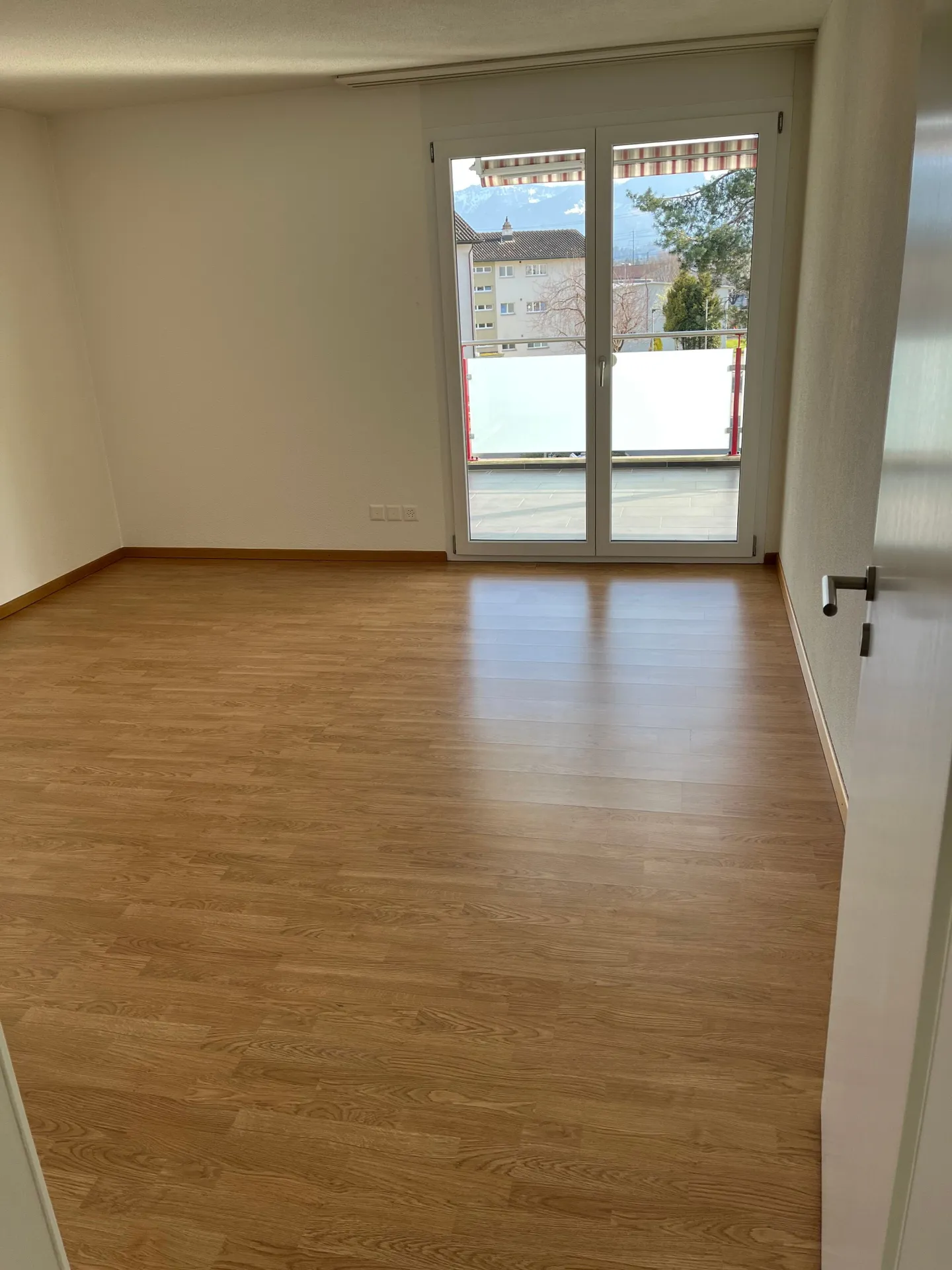Helle 3.5-Zimmer-Wohnung mit Terrasse - Foto 6 von 9