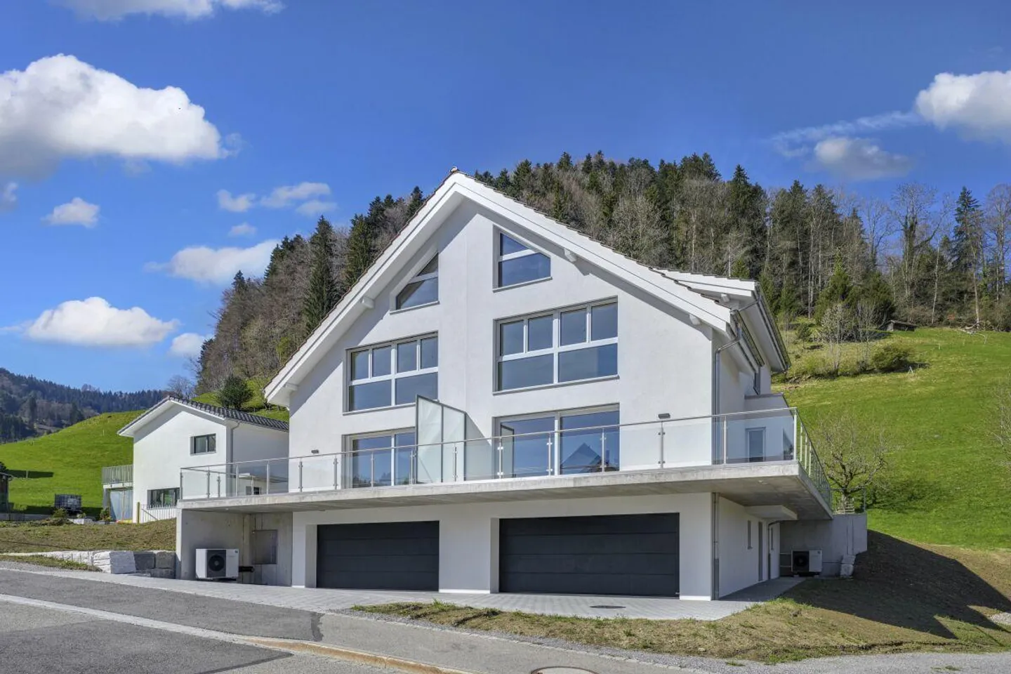 Modern semi-detached house in the green with Säntis view - ready to move in - Photo 1 of 25