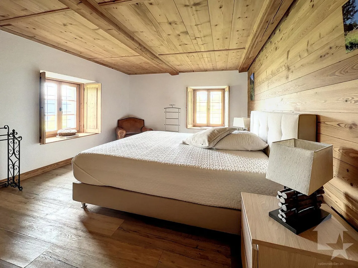 Exceptional and exclusive estate fully renovated - Photo 16 of 22