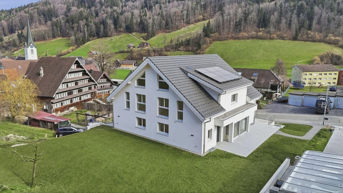Modern semi-detached house in the green with Säntis view - ready to move in - Photo 4 of 25