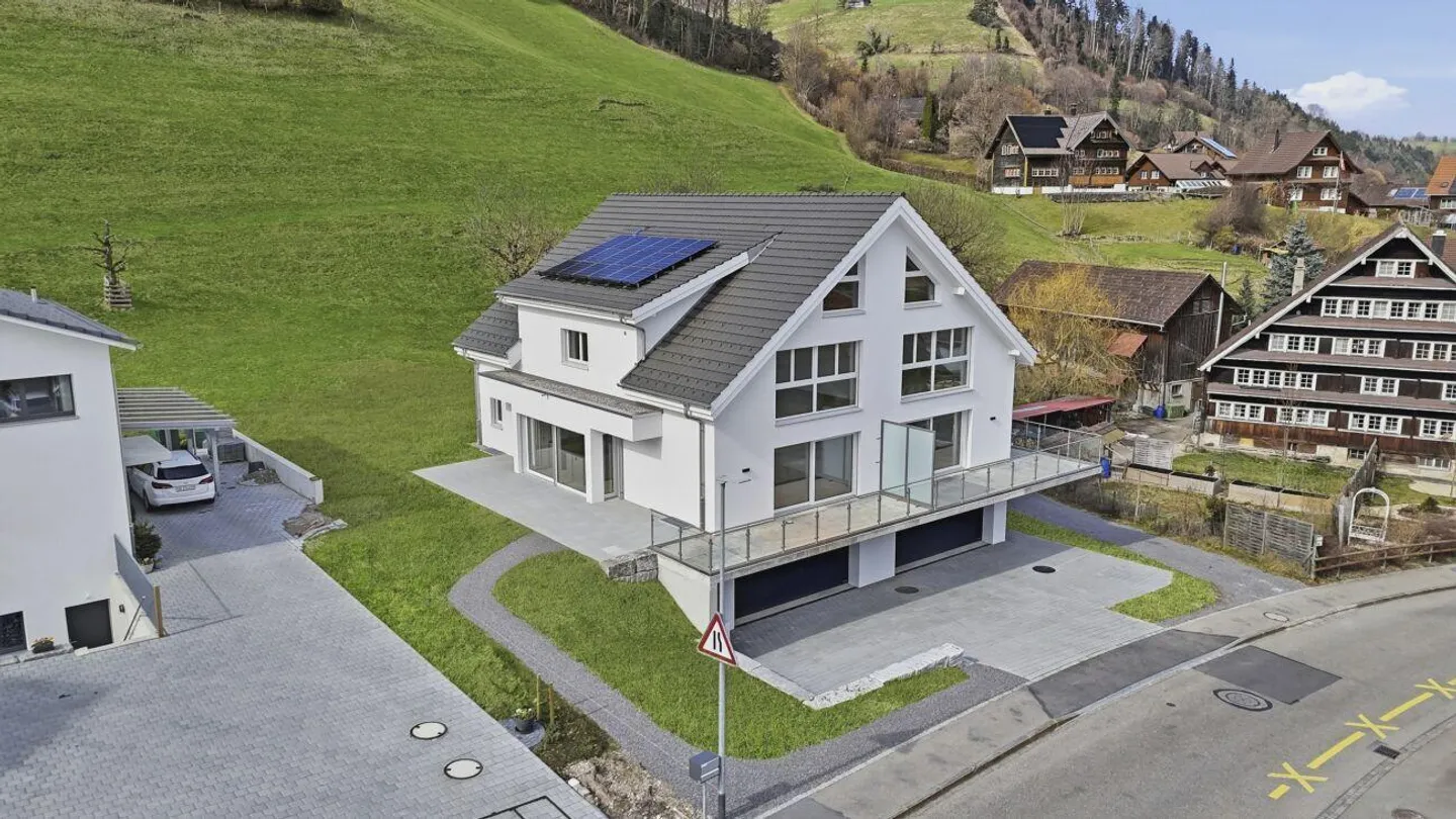 Modern semi-detached house in the green with Säntis view - ready to move in - Photo 5 of 25