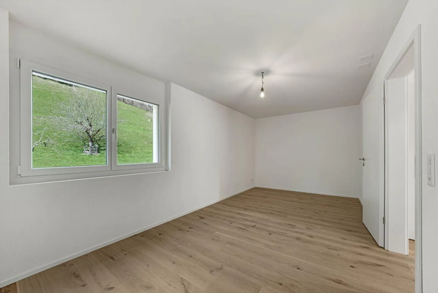 Modern semi-detached house in the green with Säntis view - ready to move in - Photo 11 of 25