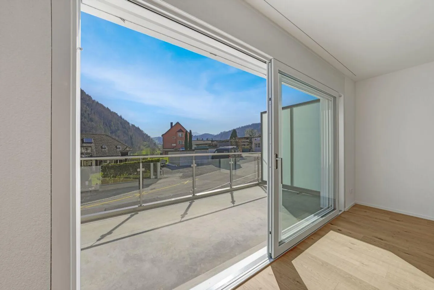 Modern semi-detached house in the green with Säntis view - ready to move in - Photo 20 of 25