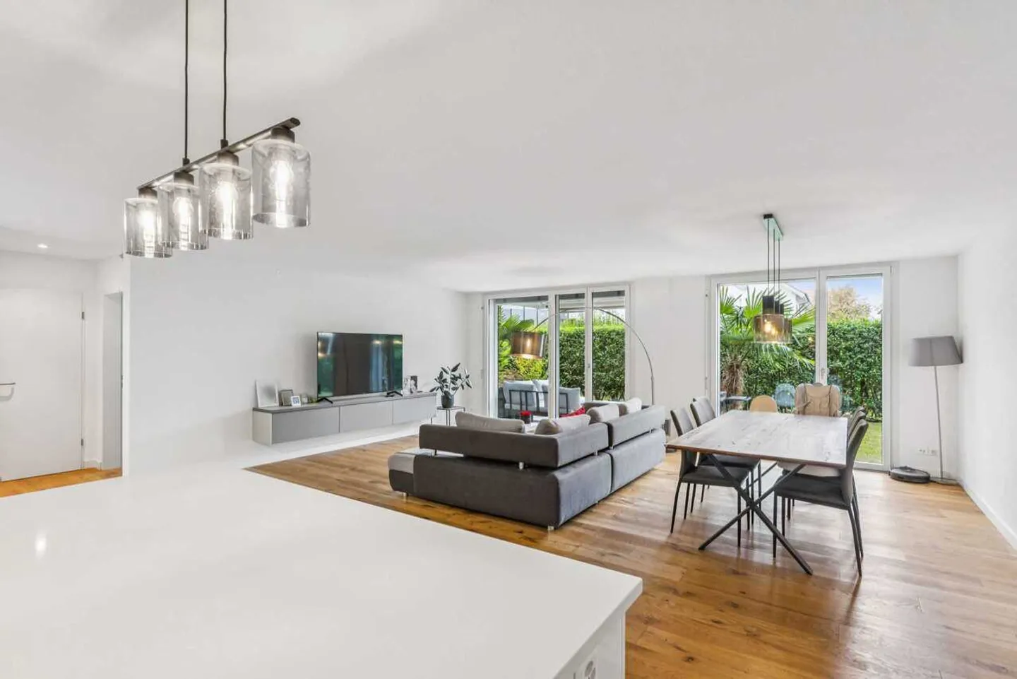 Modern 3.5-room garden apartment – Stylish, renovated & Minergie-efficient - Photo 4 of 13
