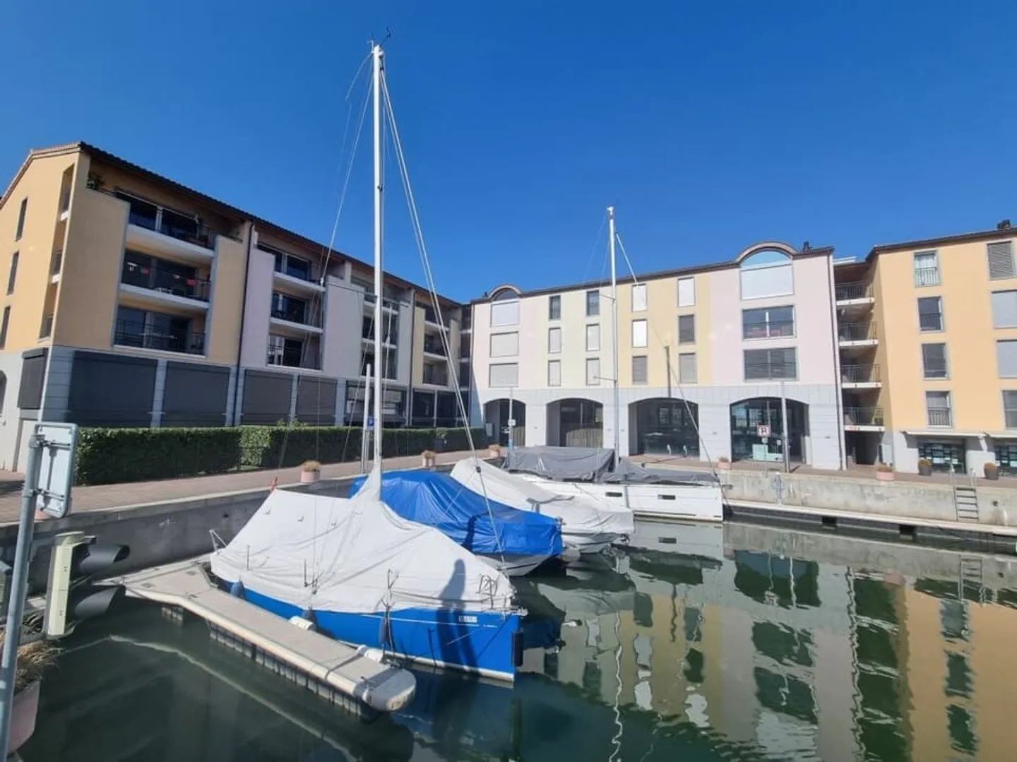 1.5 Room Apartment - Photo 1 of 10